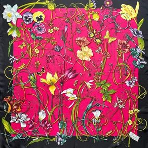 New Gucci Scarf Flora Infinity Print Hot Pink Multicolor Silk Wrap